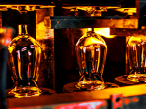 Stölzle Lausitz: „Aus dem Jahr 1433 erwähnt erstmals eine Glashütte in der Lausitz“ Screenshot stoelzle-lausitz.com