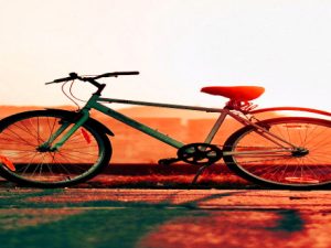 Wieso die Behauptung “Fahrradhelme verhüten 85% der Kopf- und 88% der Hirnverletzungen.” (Thompson et al. 1989) nicht belastbar ist Screenshot twitter.com