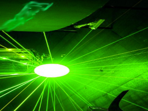 Mückenabwehr des Raspberry Pi: „Stechmücken mit Laser-Strahlen abschiessen“ Screenshot twitter.com