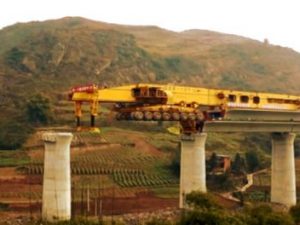 SLJ 900/32: Brückenbaumaschine aus China Screenshot youtube.com