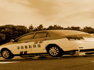 "Chinesische Forscher lassen einen Pkw mittels Magnet-Technologie über die Straße fliegen" Screenshot twitter.com