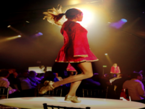 „Tanzstoff“ – „In der Cunewalder Tanzweberei werden zuerst kleine Tanzschritte gewebt“ Screenshot-twitter-dfgkfghfdg3dfgg2-620×264-1